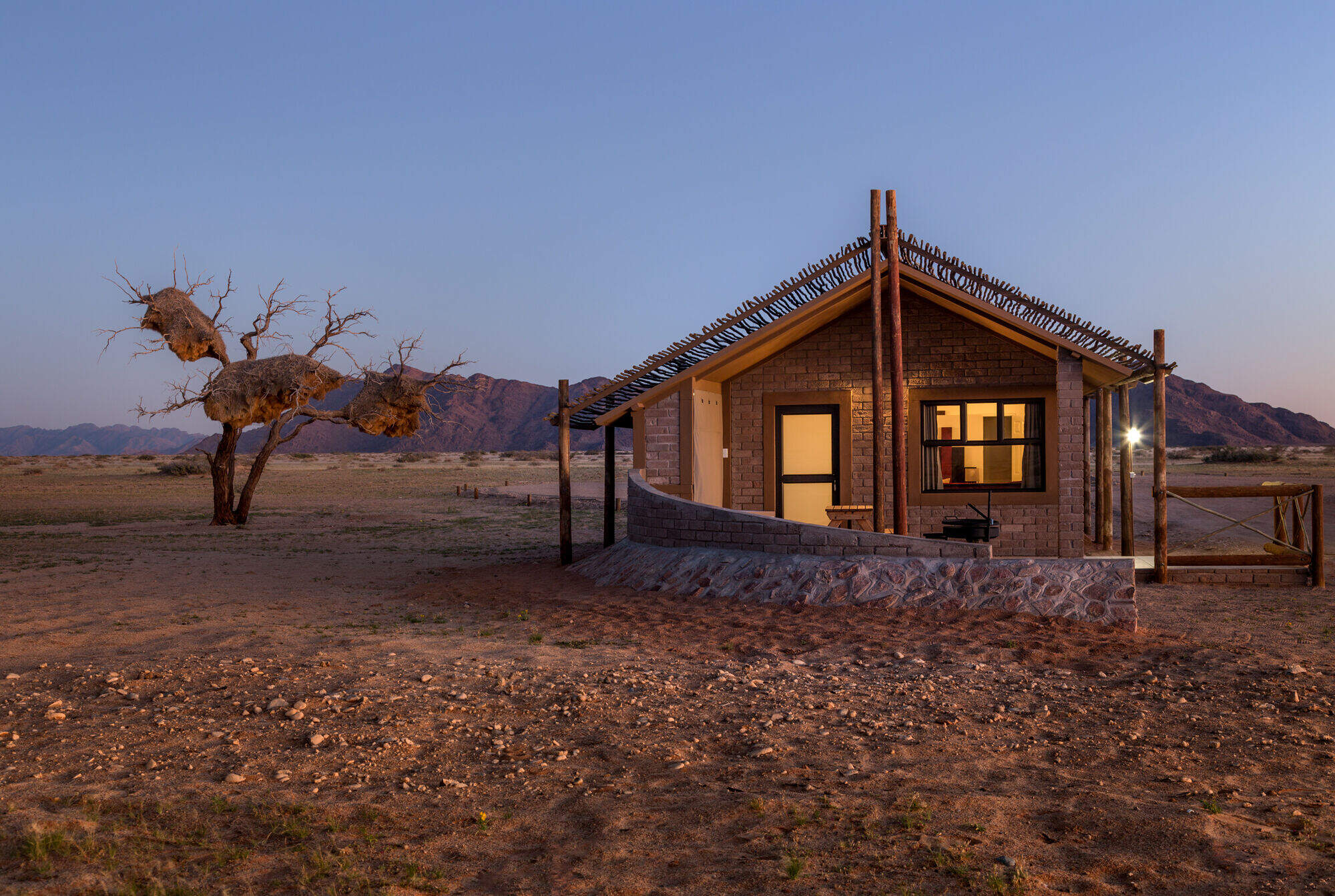Отель в пустыне Намибия